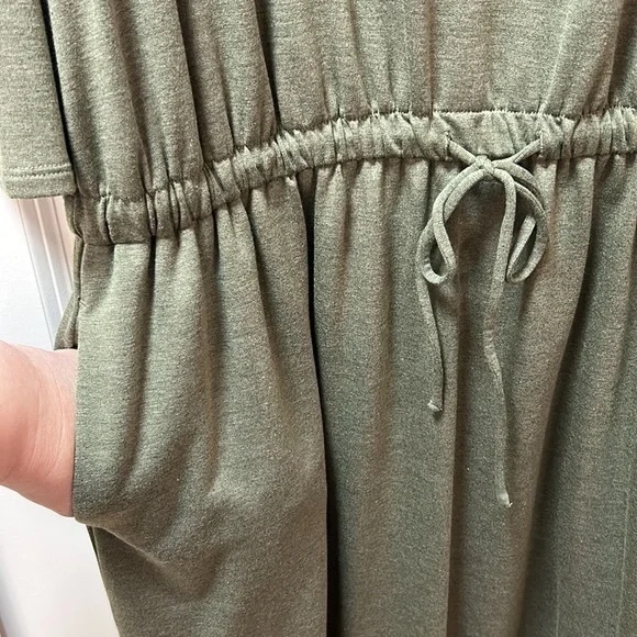 Forest Green Dress - Picture 2 of 6